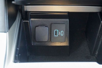 2022 Ford Explorer Limited Twin Panel Moonroof & Navigation System