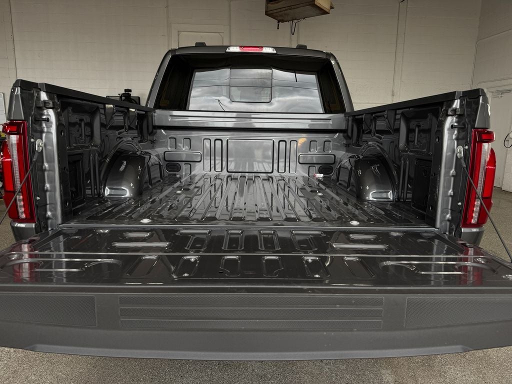 2025 Ford F-150 Lariat Navigation system