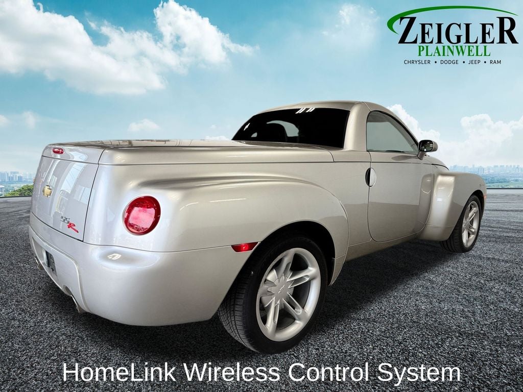 2004 Chevrolet SSR Base