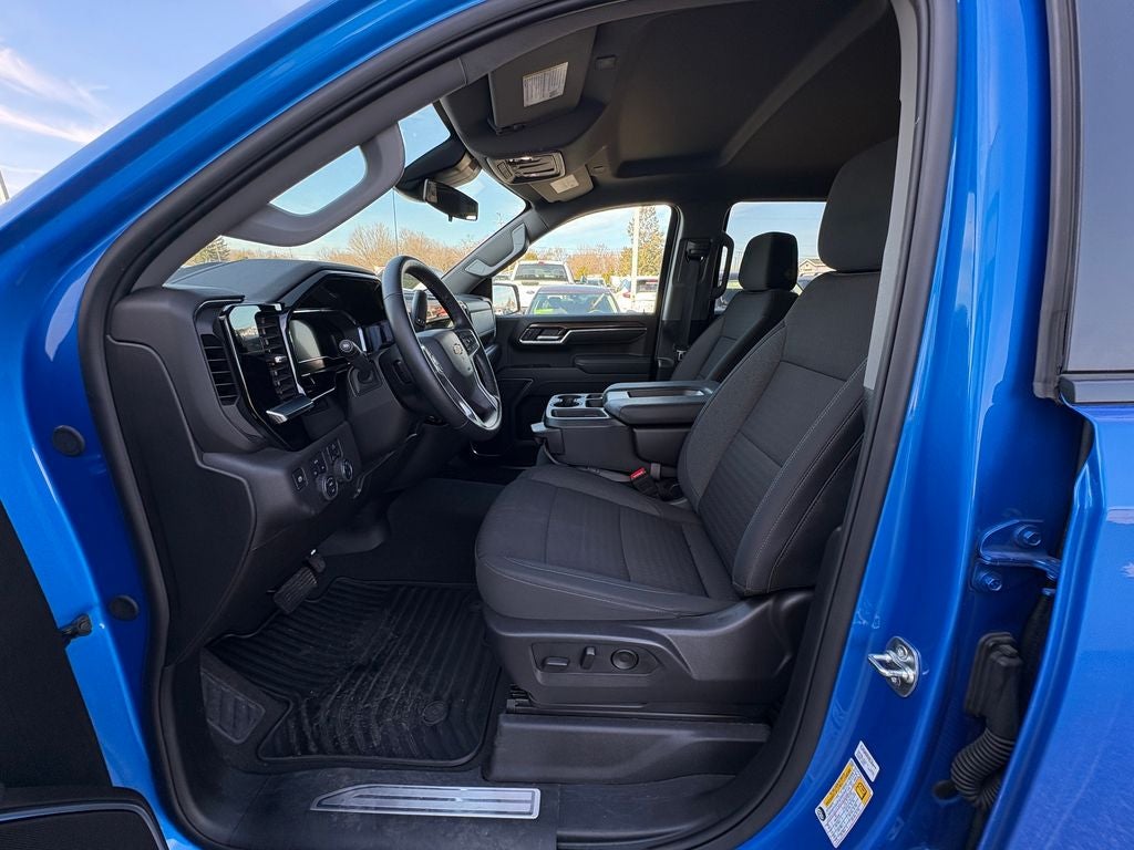 2025 Chevrolet Silverado 1500 LT Navigation System & Apple CarPlay/Android Auto