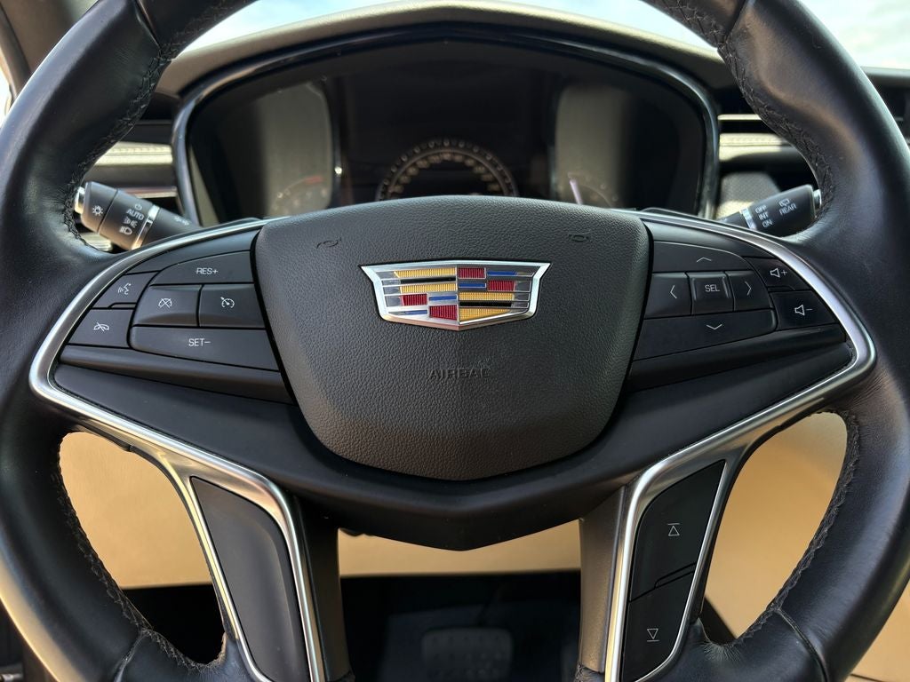 2018 Cadillac XT5 Base Alloy wheels