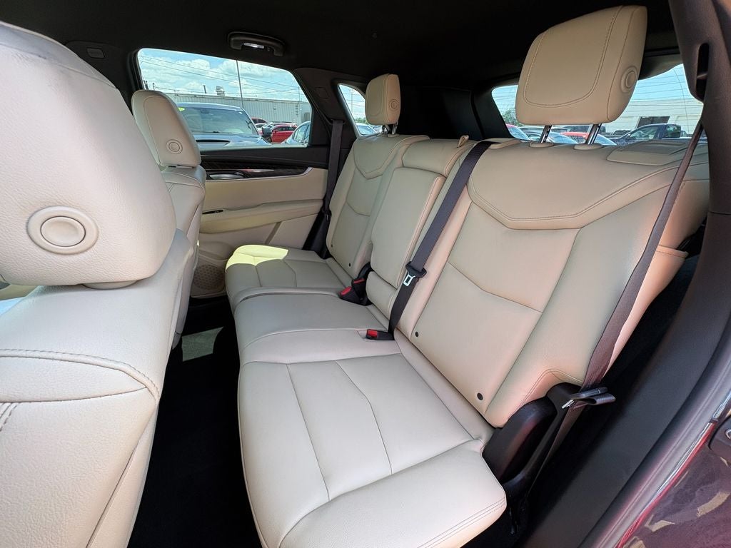 2018 Cadillac XT5 Base Alloy wheels