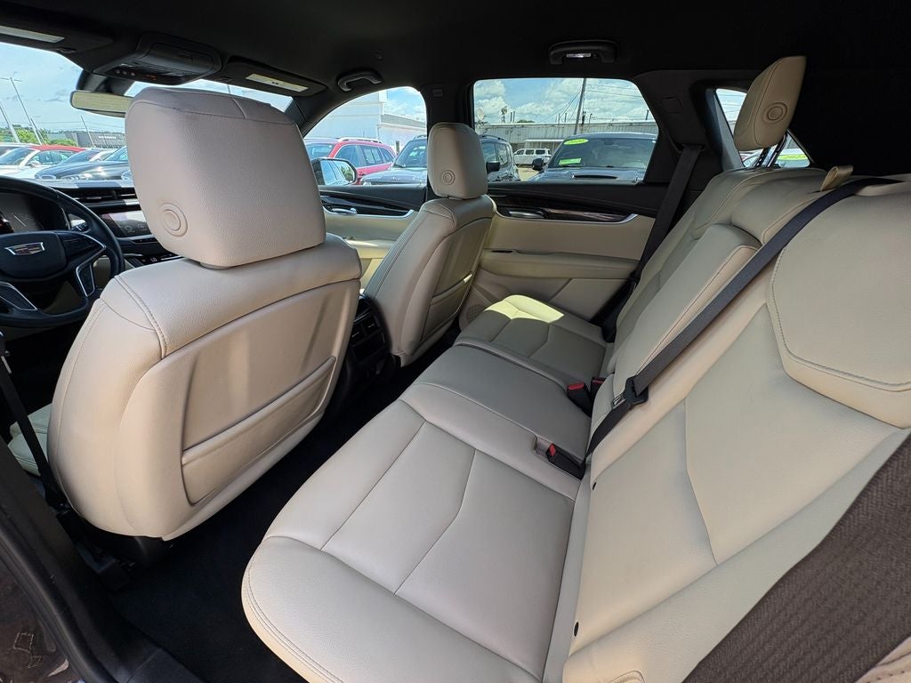 2018 Cadillac XT5 Base Alloy wheels