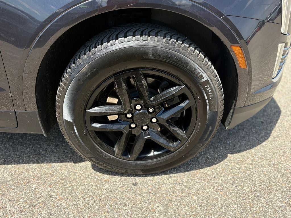 2018 Cadillac XT5 Base Alloy wheels