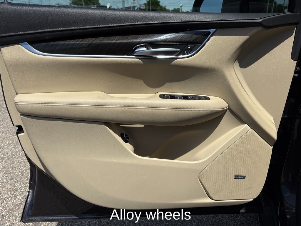 2018 Cadillac XT5 Base Alloy wheels