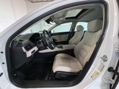 2018 Honda Accord Touring Power moonroof