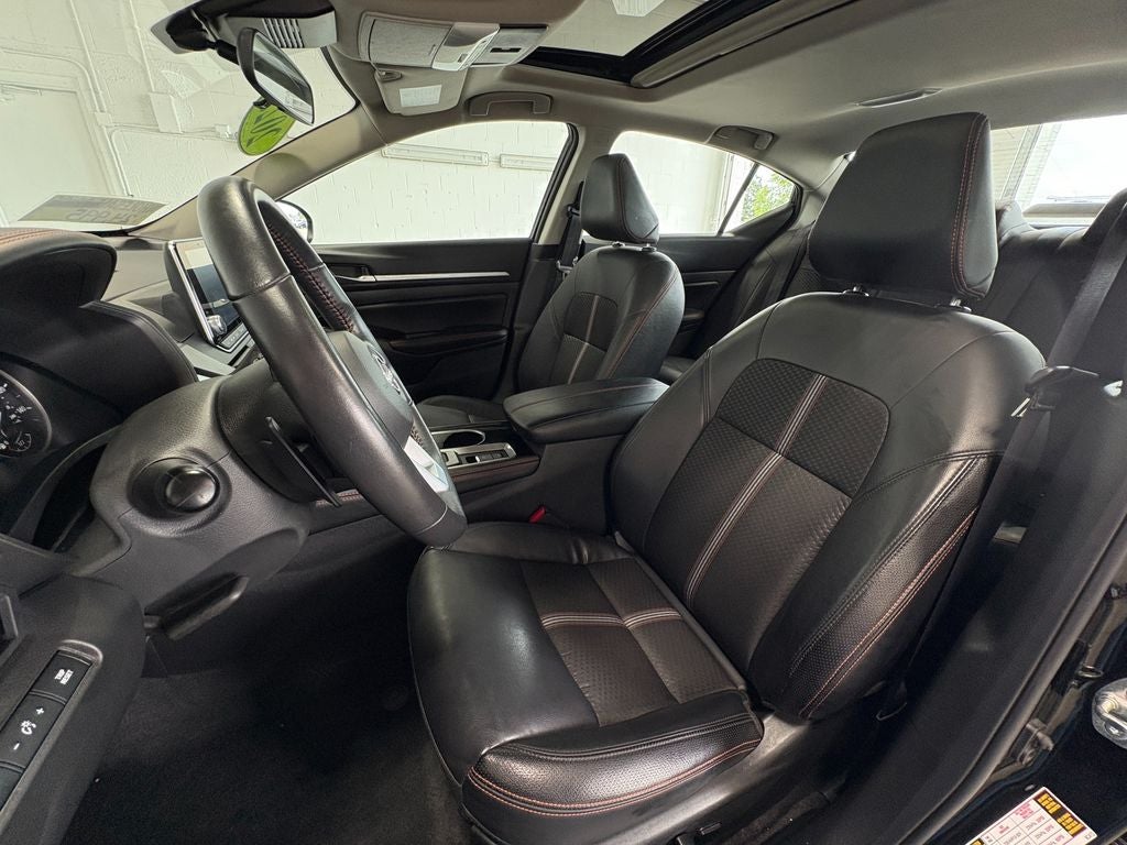 2025 Nissan Altima 2.5 SR Single Panel Moonroof