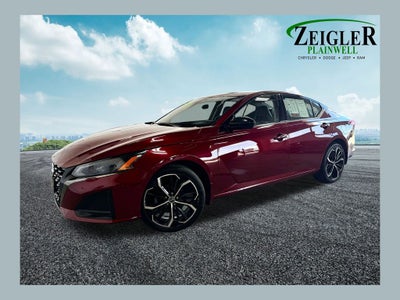 2024 Nissan Altima 2.5 SR Moonroof