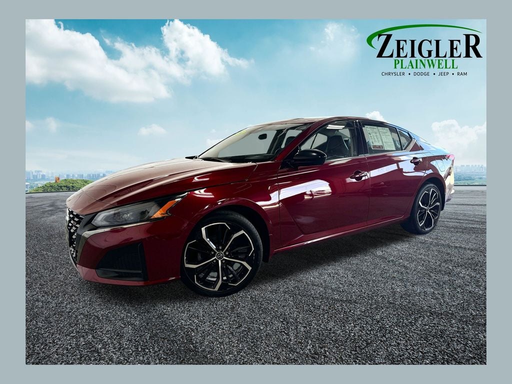 2024 Nissan Altima 2.5 SR Moonroof
