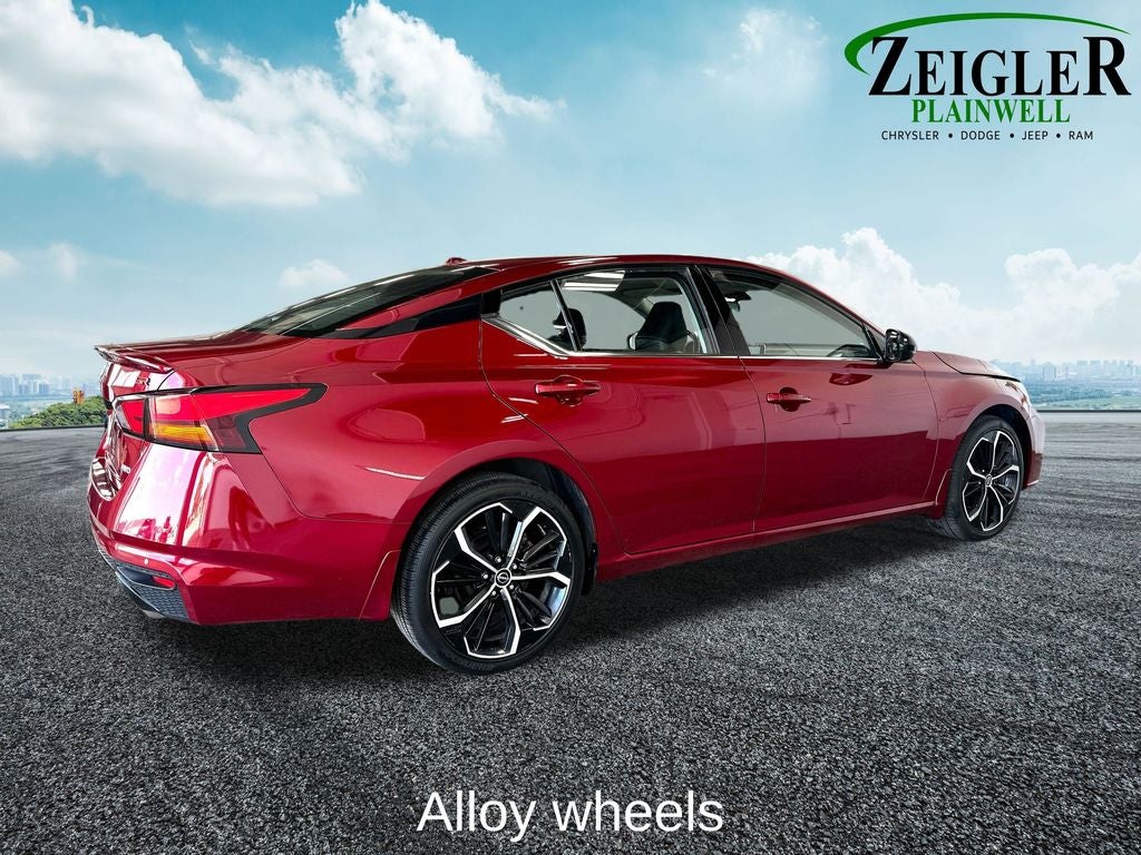 2024 Nissan Altima 2.5 SR Moonroof