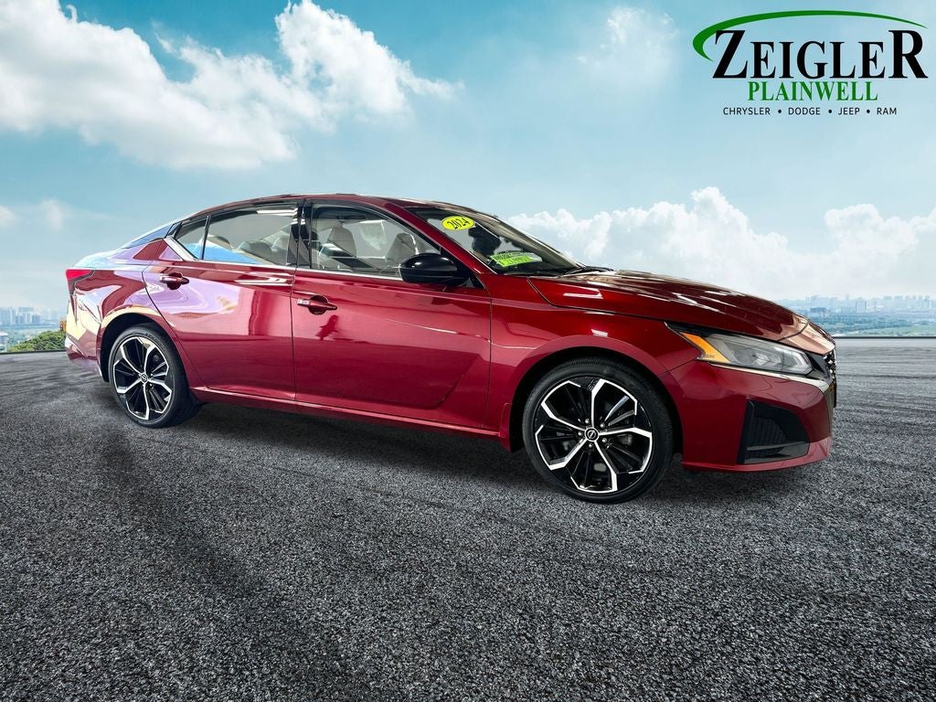 2024 Nissan Altima 2.5 SR Moonroof