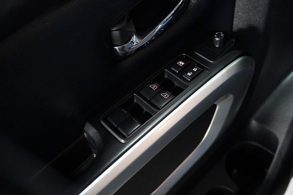 2018 Nissan Titan SV Backup Camera & Blue Tooth