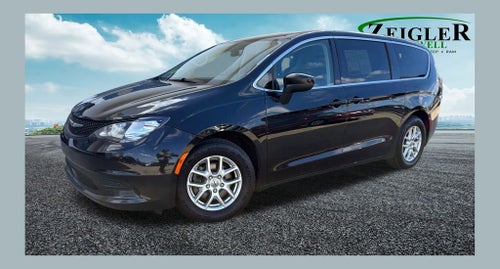 2022 Chrysler Voyager LX