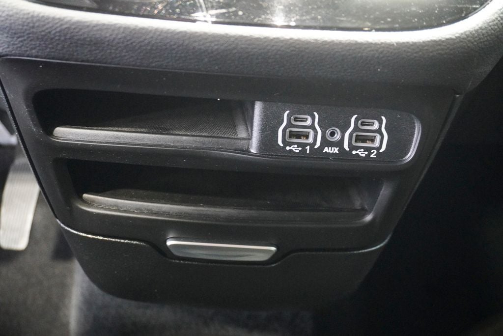 2023 Chrysler Pacifica Touring Apple CarPlay/Android Auto