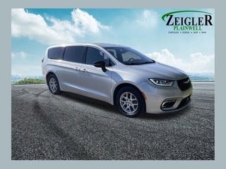 2024 Chrysler Pacifica Touring