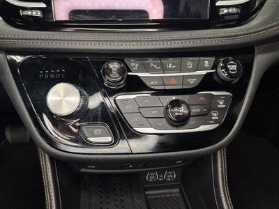2025 Chrysler Pacifica Pinnacle Power moonroof
