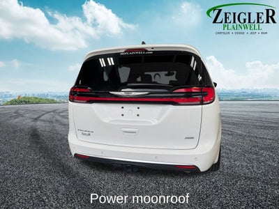 2025 Chrysler Pacifica Pinnacle Power moonroof