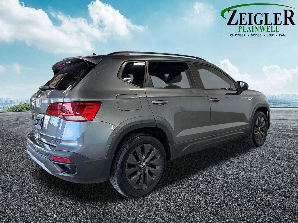 2022 Volkswagen Taos 1.5T S Alloy wheels