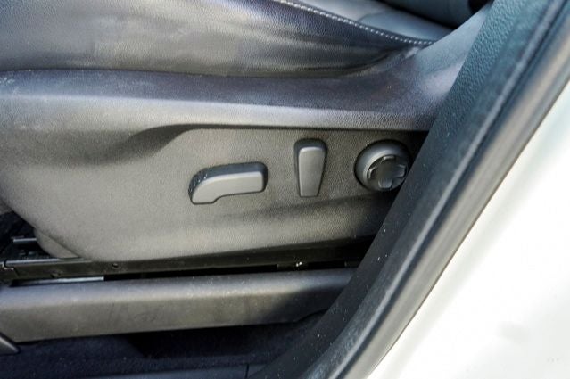 2023 Subaru Ascent Limited STARLINK/Apple CarPlay/Android Auto & Exterior Par