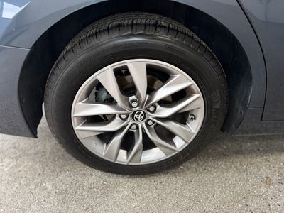2019 Toyota Avalon XLE Moonroof Package
