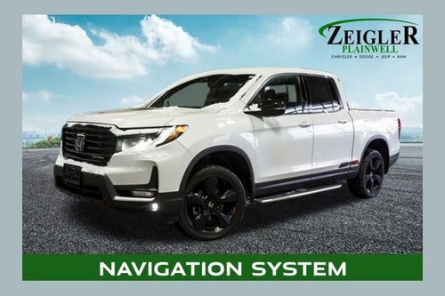 2022 Honda Ridgeline Black Edition Power moonroof & Navigation System