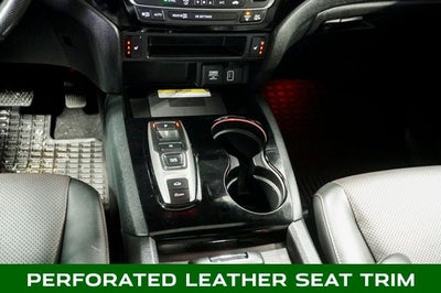 2022 Honda Ridgeline Black Edition Power moonroof & Navigation System