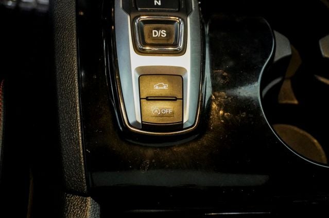 2022 Honda Ridgeline Black Edition Power moonroof & Navigation System