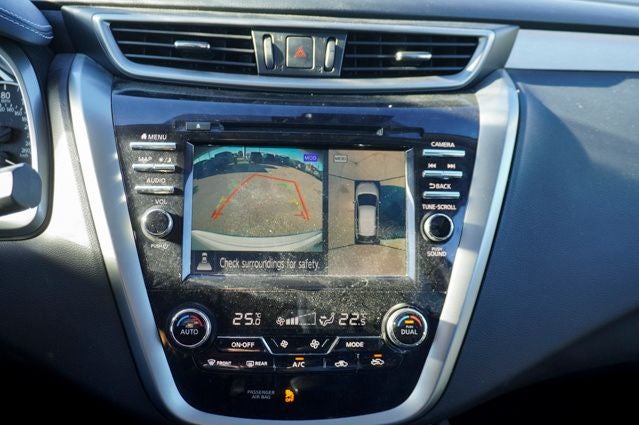 2024 Nissan Murano SL Power moonroof & Navigation System