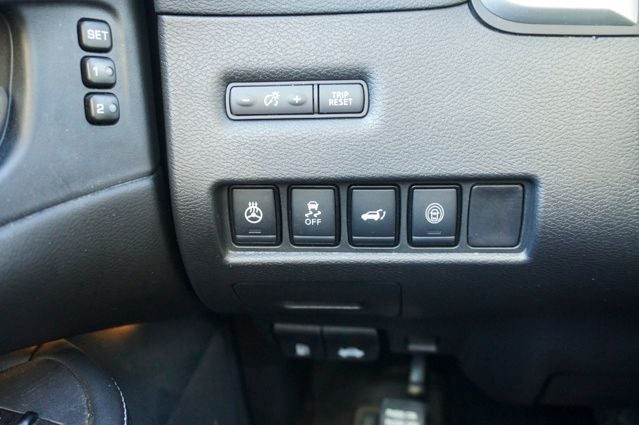 2024 Nissan Murano SL Power moonroof & Navigation System