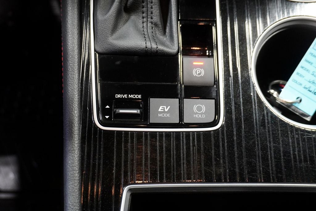 2025 Toyota Sienna XSE Power moonroof & Navigation System