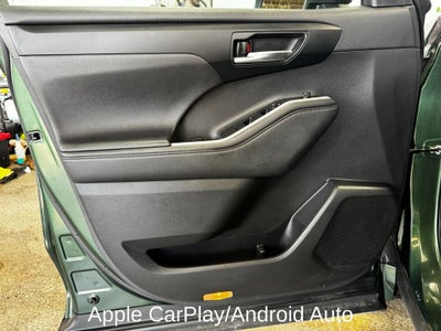2024 Toyota Highlander XLE Power moonroof