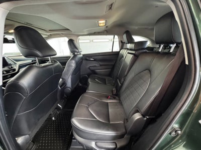 2024 Toyota Highlander XLE Power moonroof