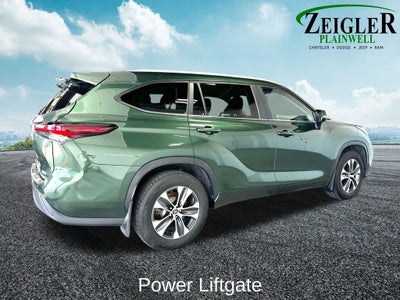2024 Toyota Highlander XLE Power moonroof