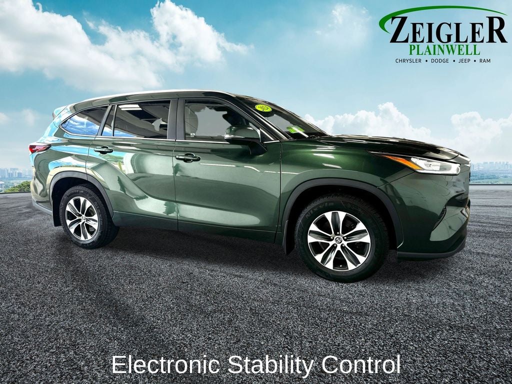 2024 Toyota Highlander XLE Power moonroof