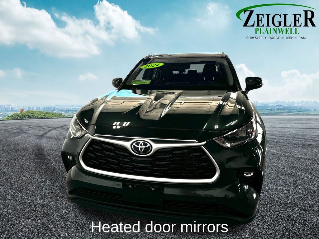 2024 Toyota Highlander XLE Power moonroof