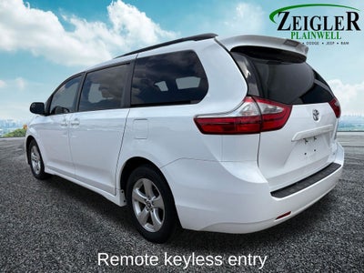 2018 Toyota Sienna LE 8 Passenger