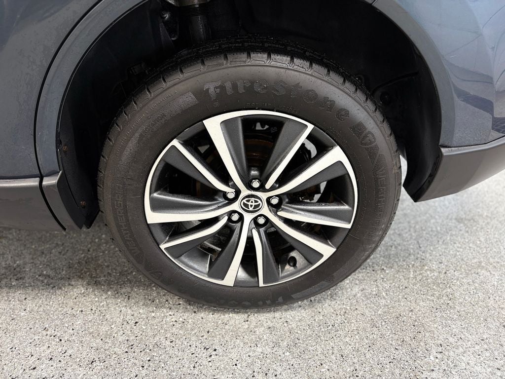 2022 Toyota Venza LE Power Liftgate