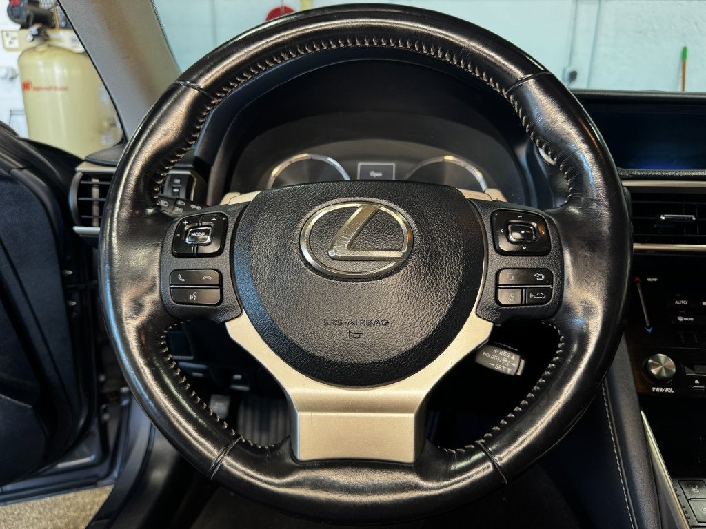 2017 Lexus IS 300 Power moonroof