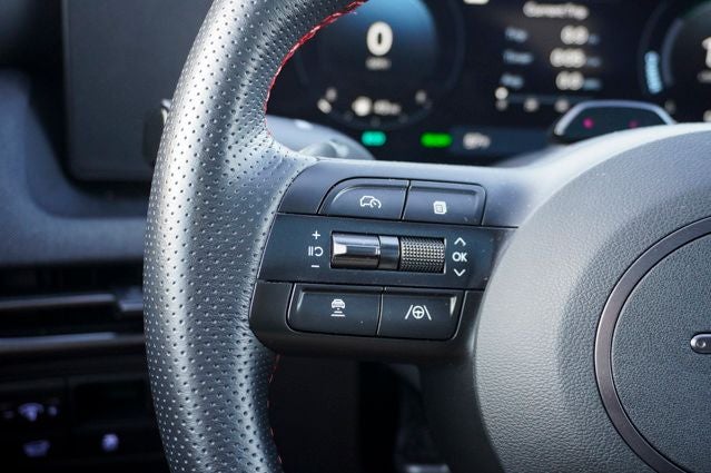 2025 Hyundai Tucson Hybrid N Line Navigation System & Power moonroof