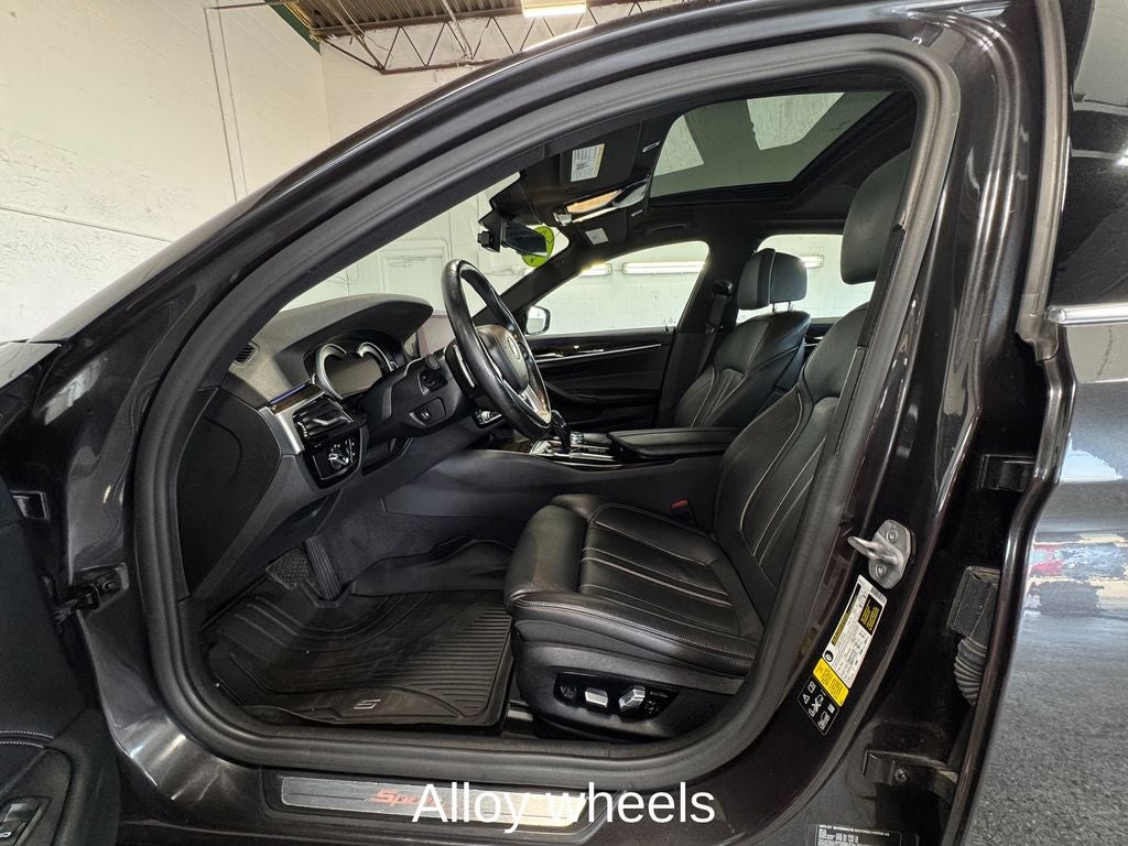 2019 BMW 5 Series 540i xDrive Power moonroof