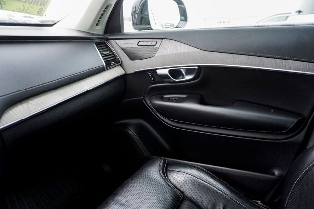 2022 Volvo XC90 T6 Inscription Navigation System & Power Moonroof