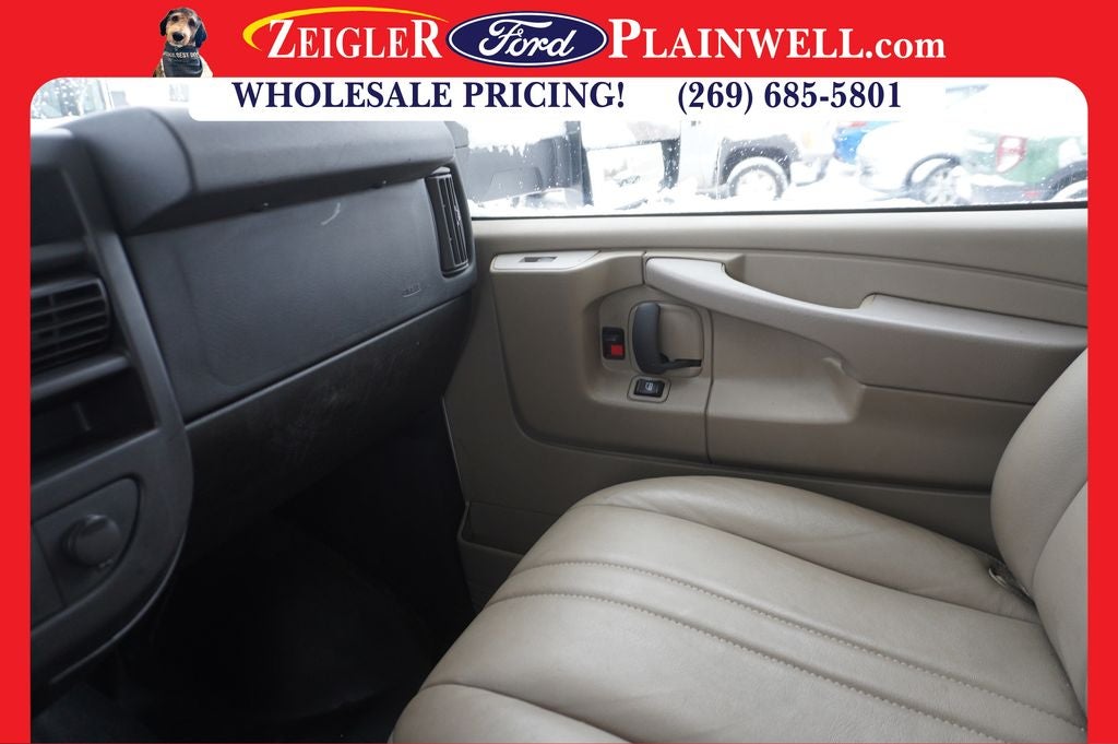 2015 Chevrolet Express 4500 Base Cutaway