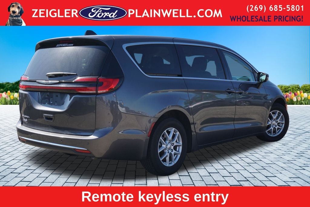 2023 Chrysler Pacifica Touring L