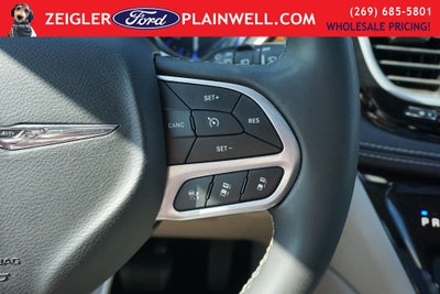 2023 Chrysler Pacifica Limited Heated Leather Power Moonroof Navigation Quad Rear