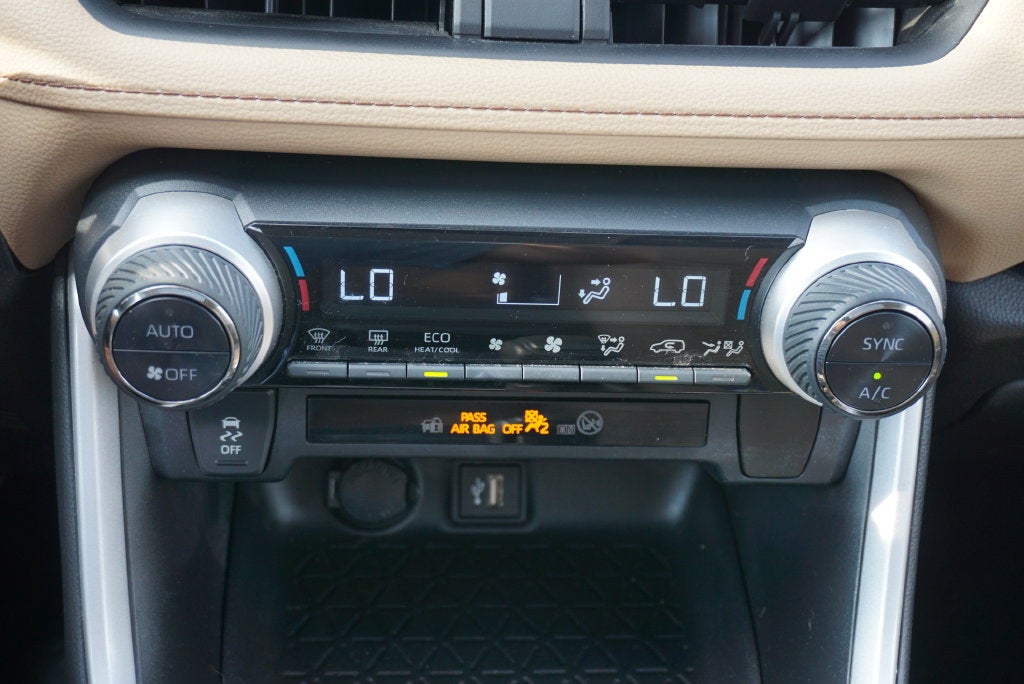 2023 Toyota RAV4 Hybrid XLE AWD Power Moonroof Rear Camera Power Seat