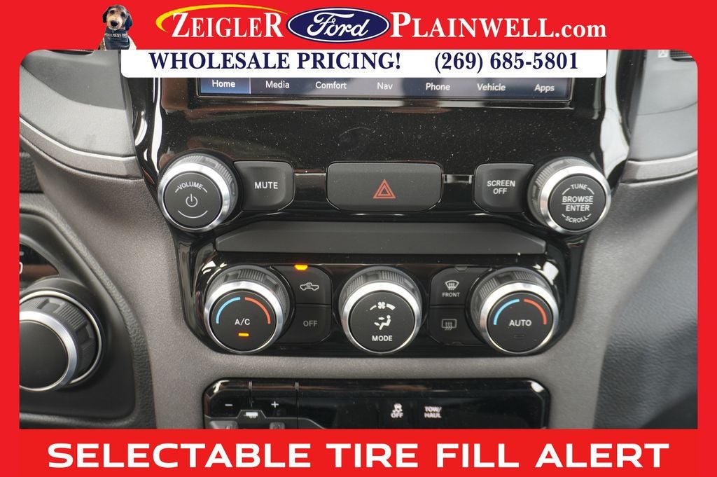 2023 RAM 3500 Tradesman 4x4 CREW CAB LONG BOX 6.4L V8 Nav HD Vinyl Seat Tr