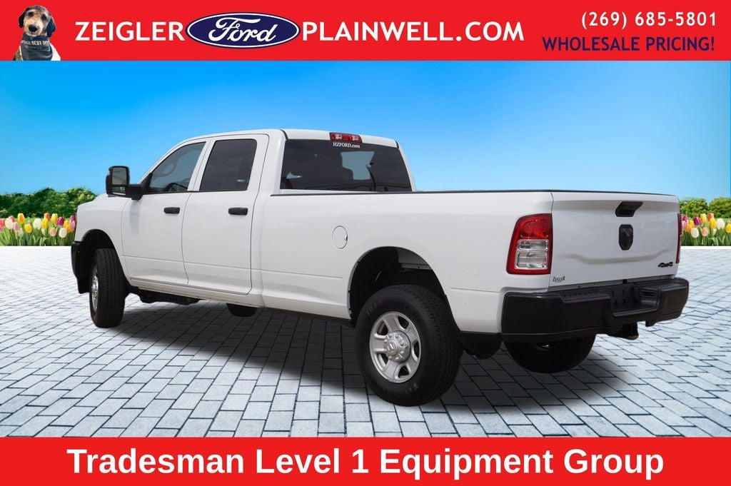 2023 RAM 3500 Tradesman 4x4 CREW CAB LONG BOX 6.4L V8 Navigation HD Vinyl