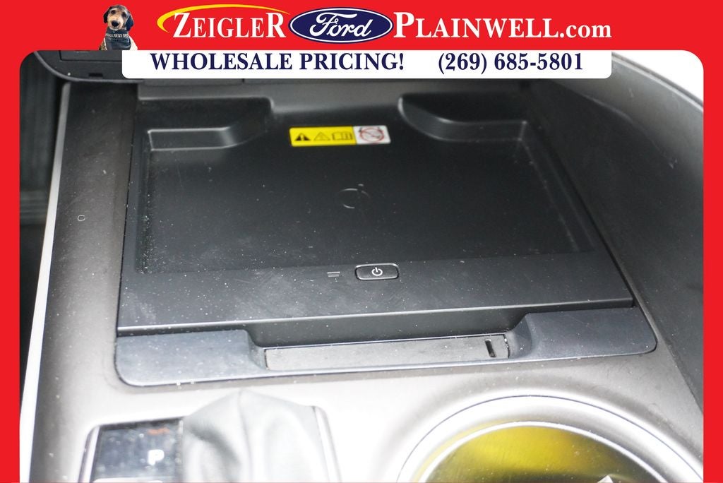 2023 Toyota Camry Hybrid SE