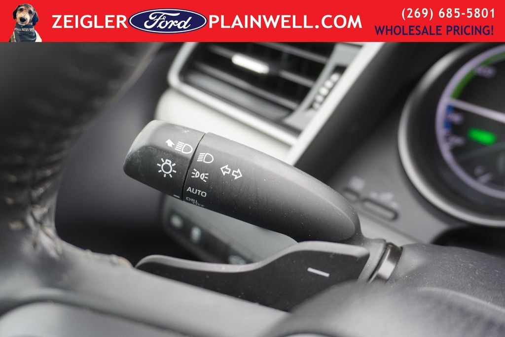 2023 Toyota Camry Hybrid SE