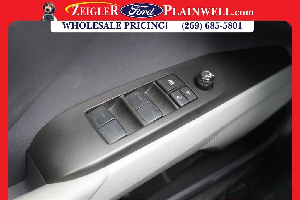 2023 Toyota Camry Hybrid SE